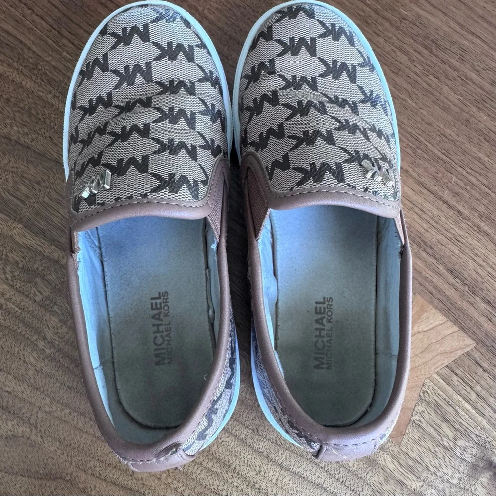 Michael Kors Kids Slip-On Girl’s Sneakers. Size 13 - Picture 6 of 11